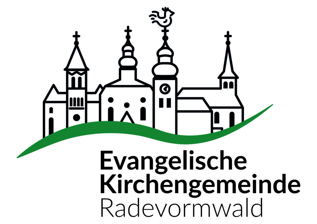 Das Logo zeigt vier Kirchen in der Silhouette begrenzt nach unten durch eine grüne Wellenlinie. Darunter der Schriftzug: Evangelische Kirchengemeinde Radevormwald 